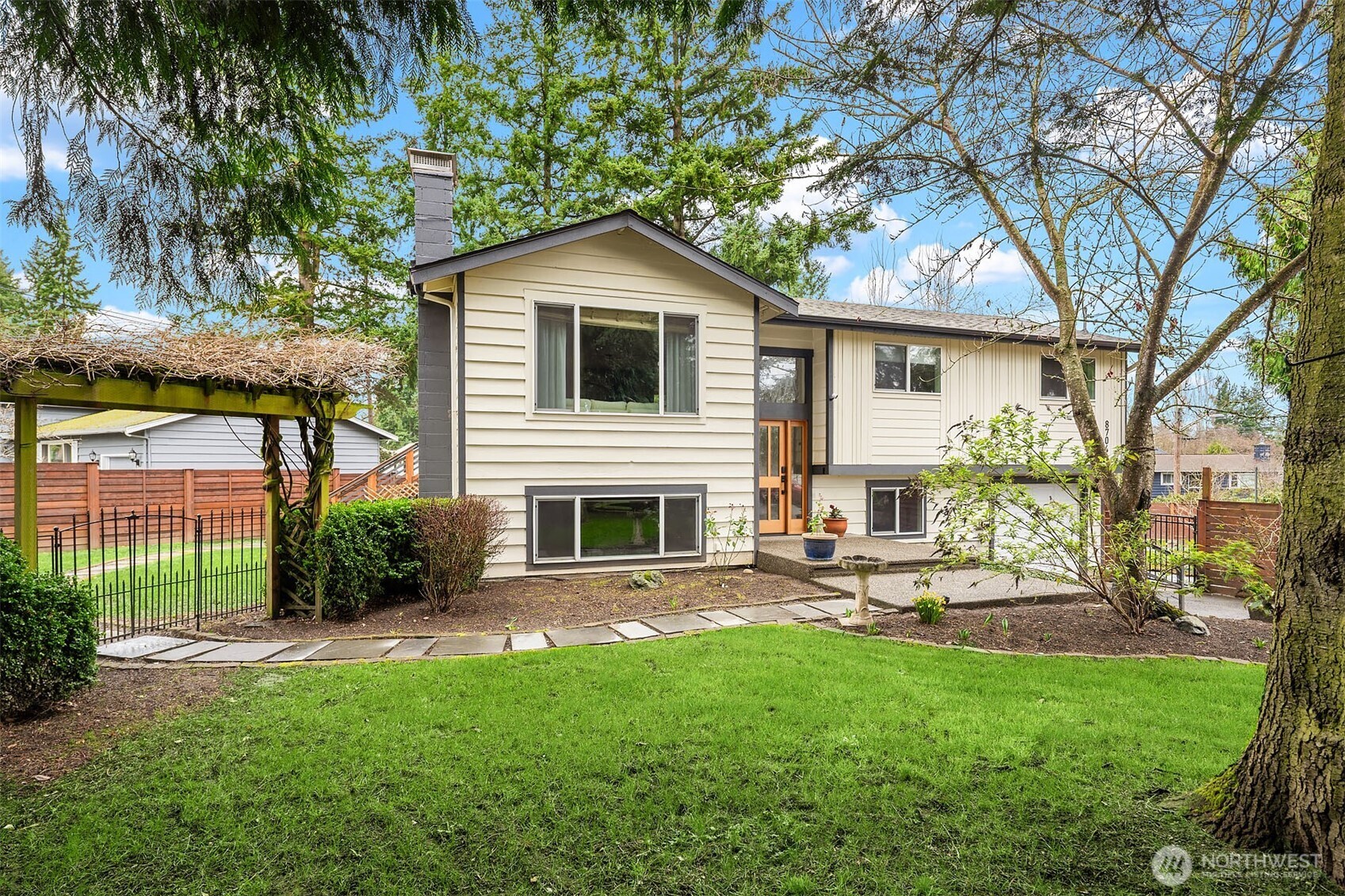 8704 NE 133rd Place