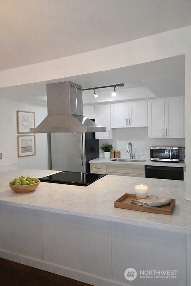 2253 Gilman Drive W Unit: 105