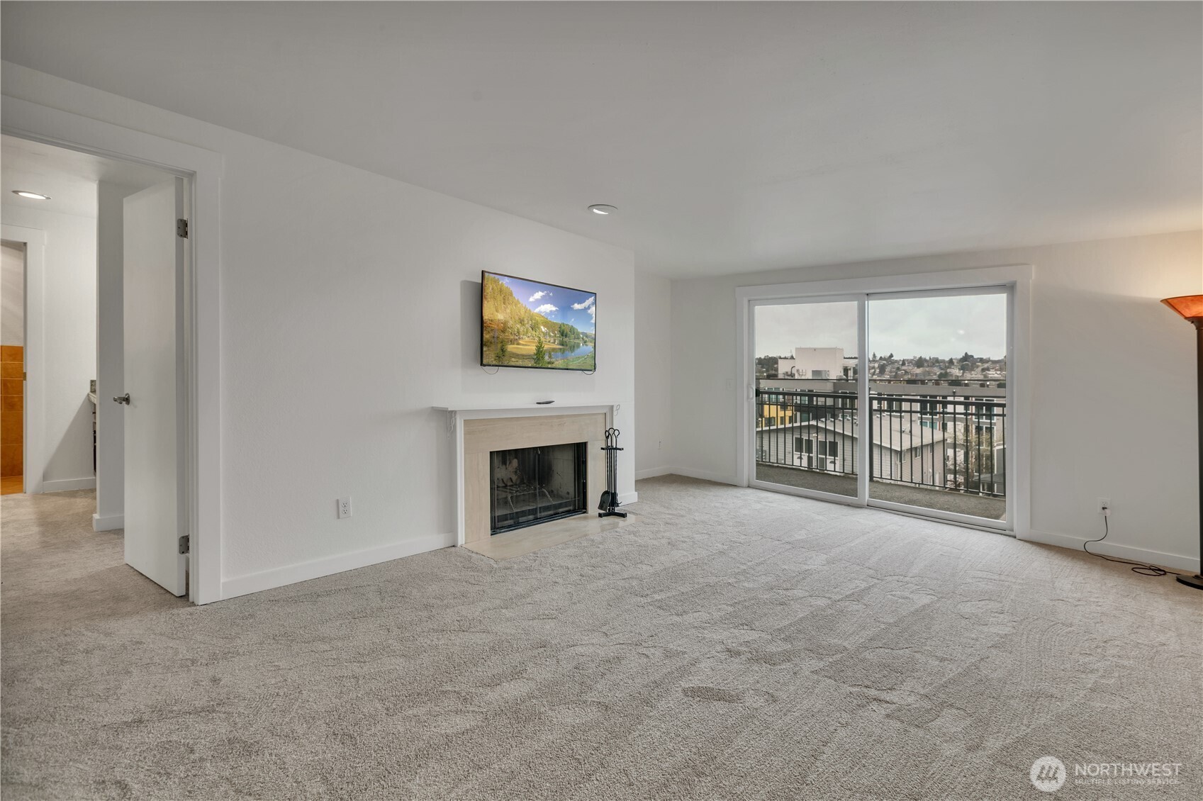 2253 Gilman Drive W Unit: 105