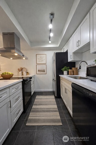 2253 Gilman Drive W Unit: 105