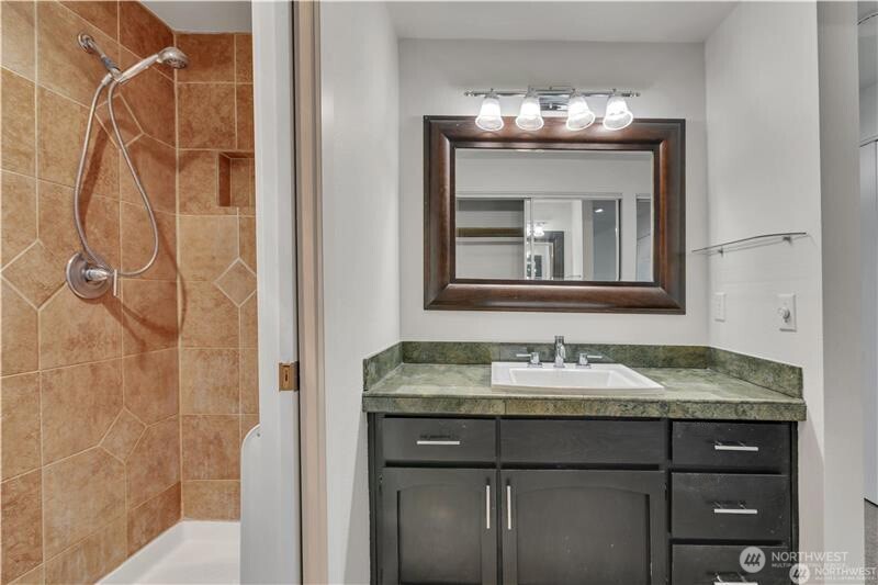 2253 Gilman Drive W Unit: 105