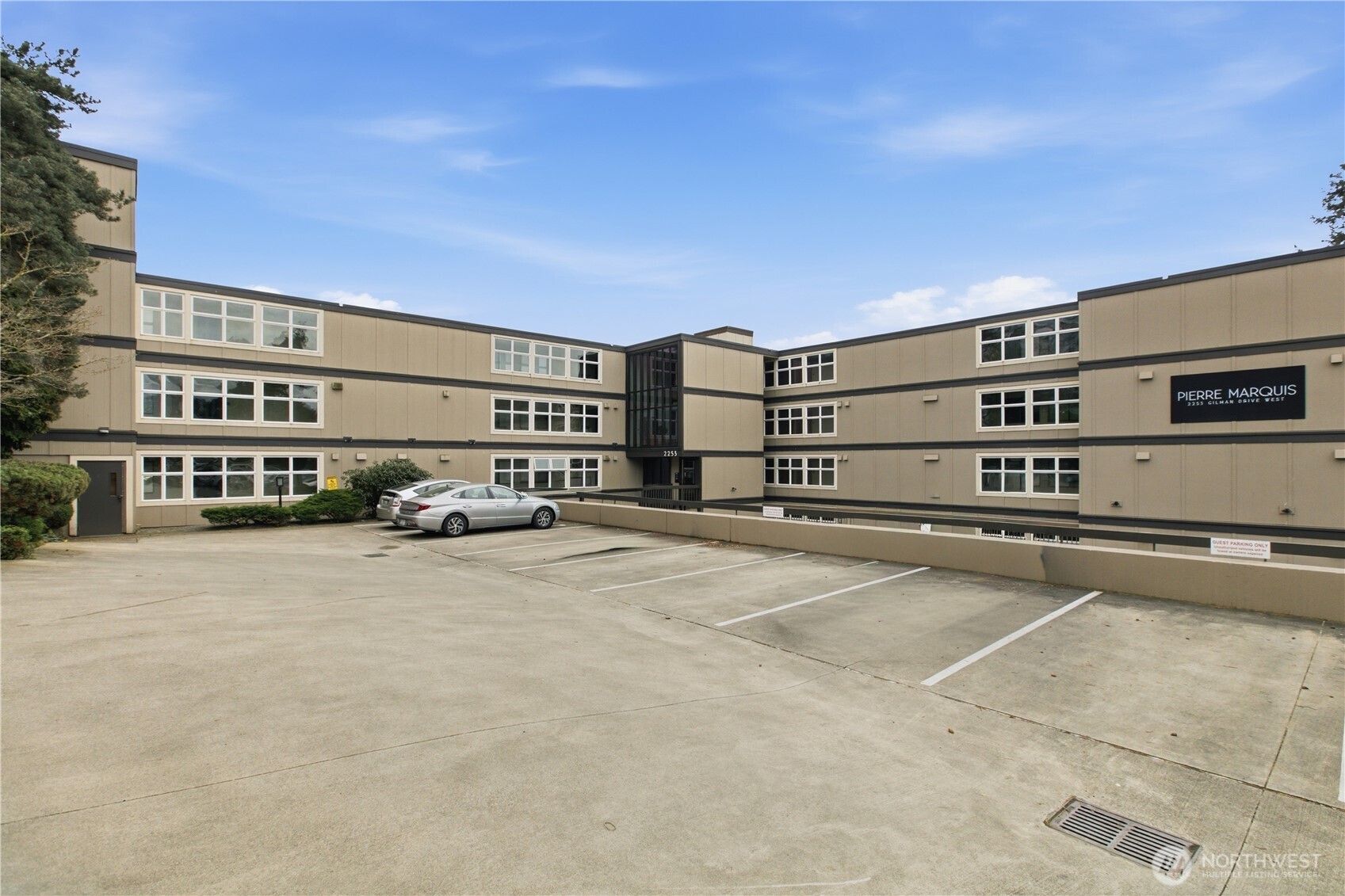 2253 Gilman Drive W Unit: 105