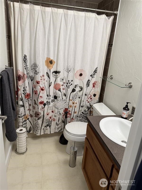 2253 Gilman Drive W Unit: 105