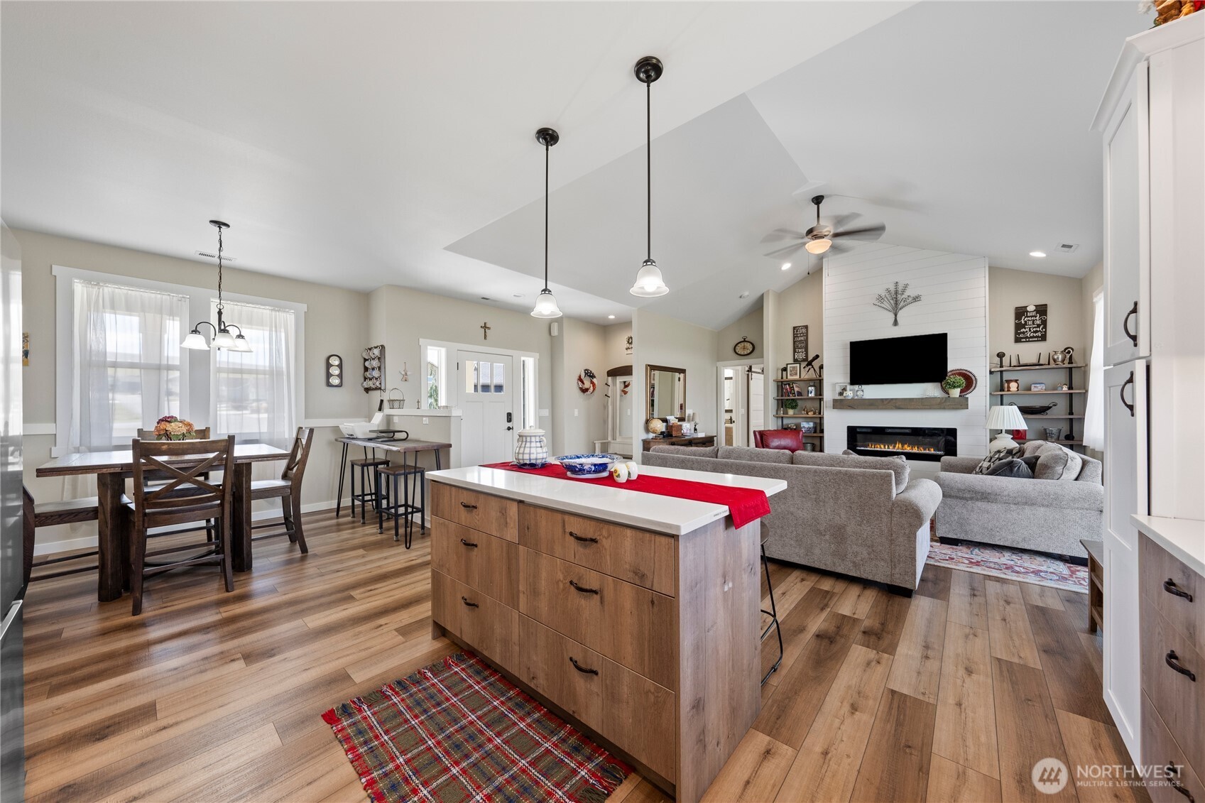 8090 Desert Sage Court SE