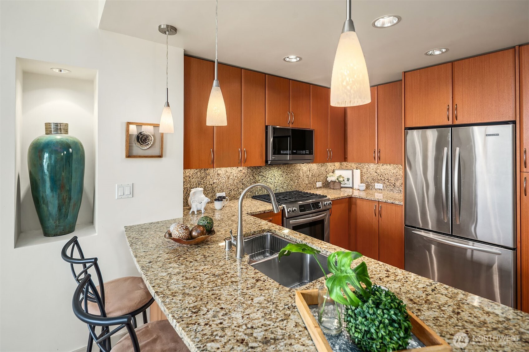 10610 NE 9th Place Unit: 1206