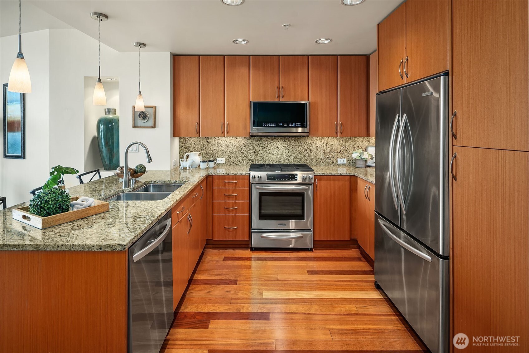 10610 NE 9th Place Unit: 1206