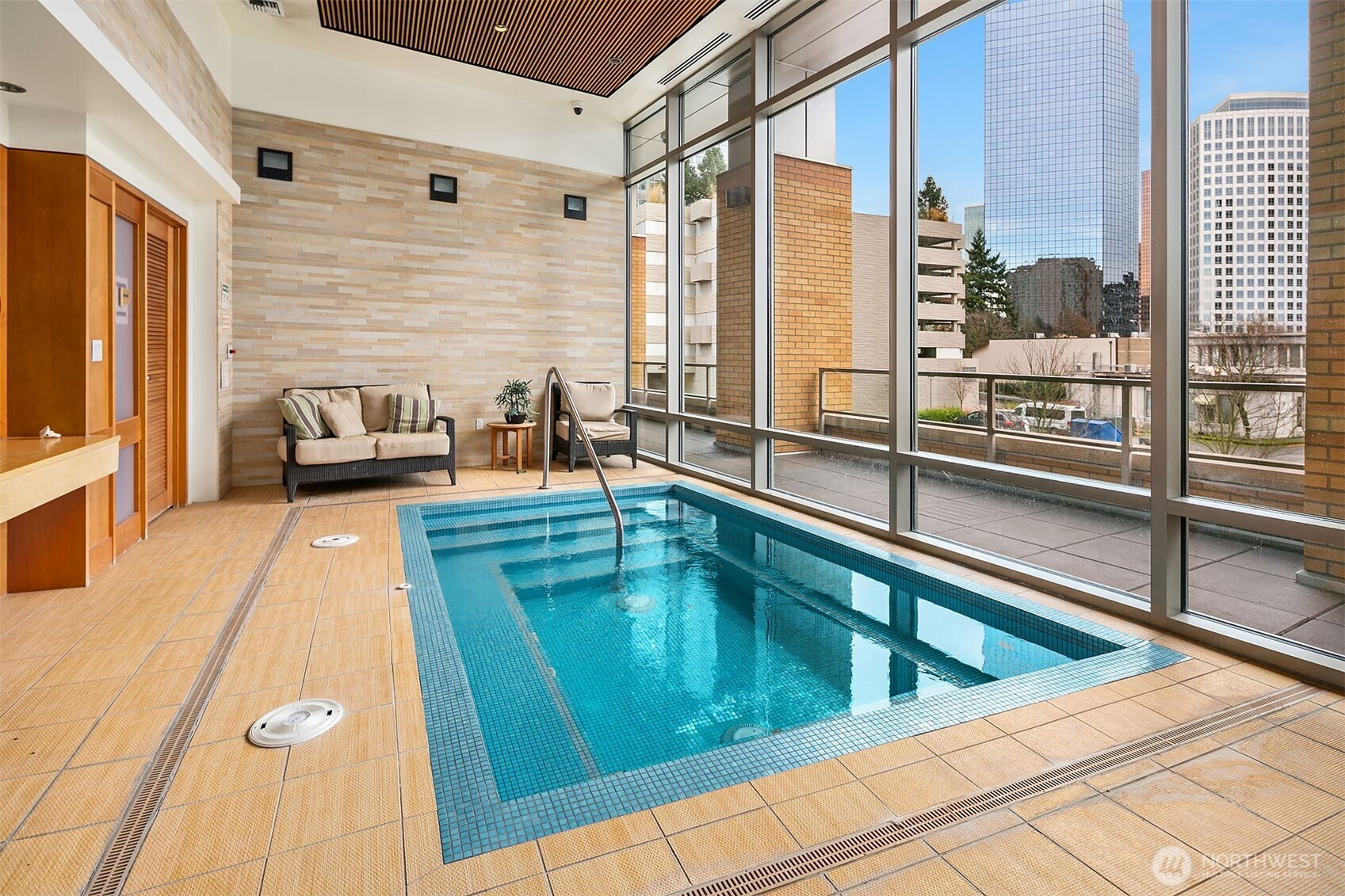 10610 NE 9th Place Unit: 1206