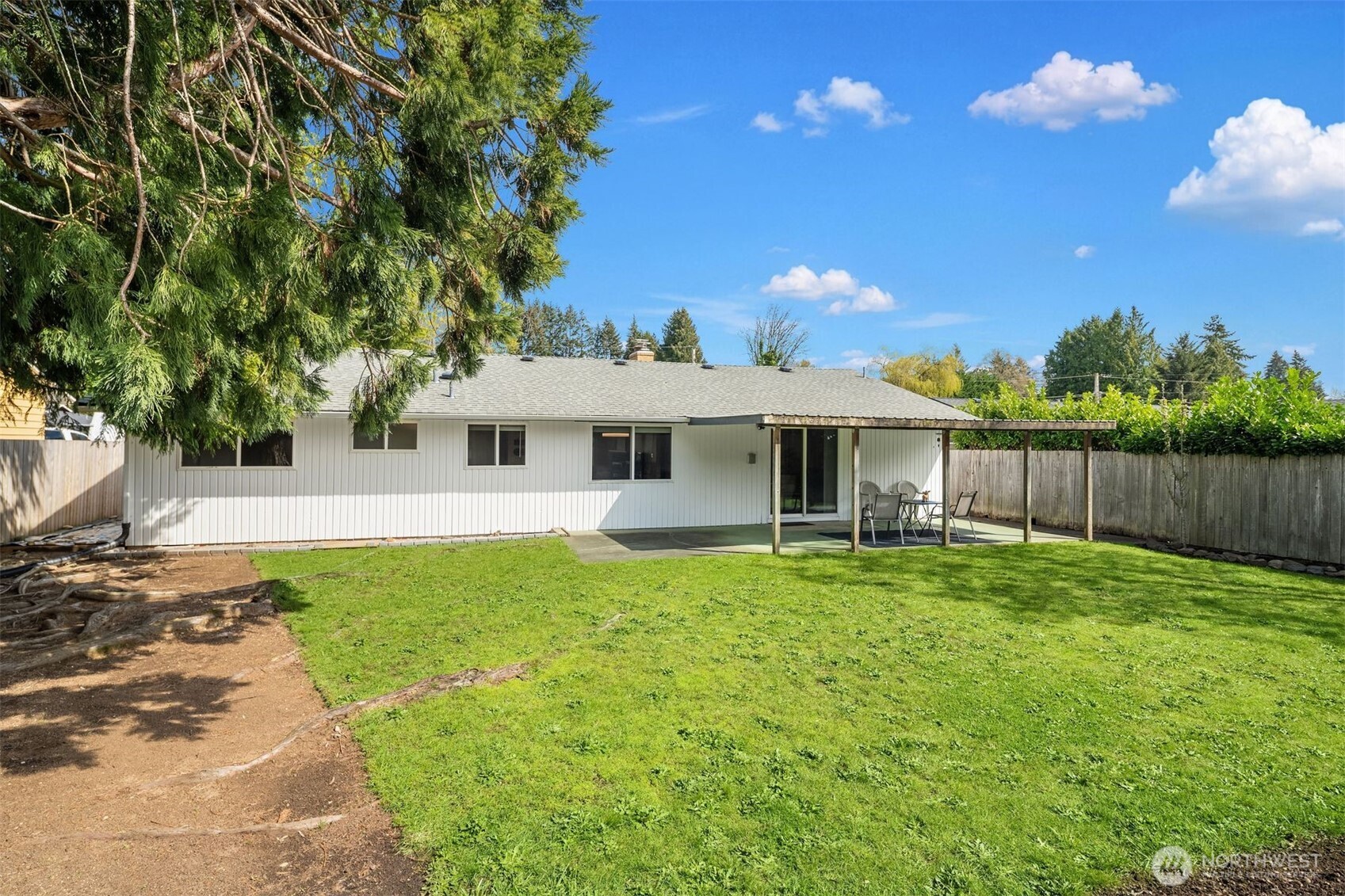 1067 Anacortes Avenue NE
