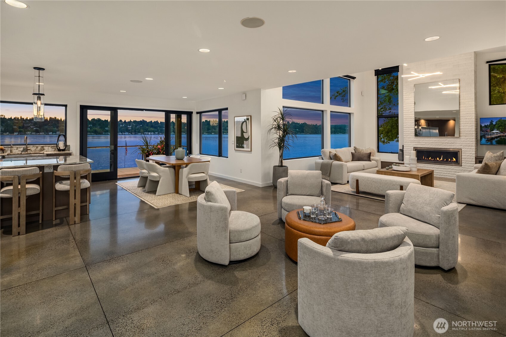 13031 Holmes Point Drive NE