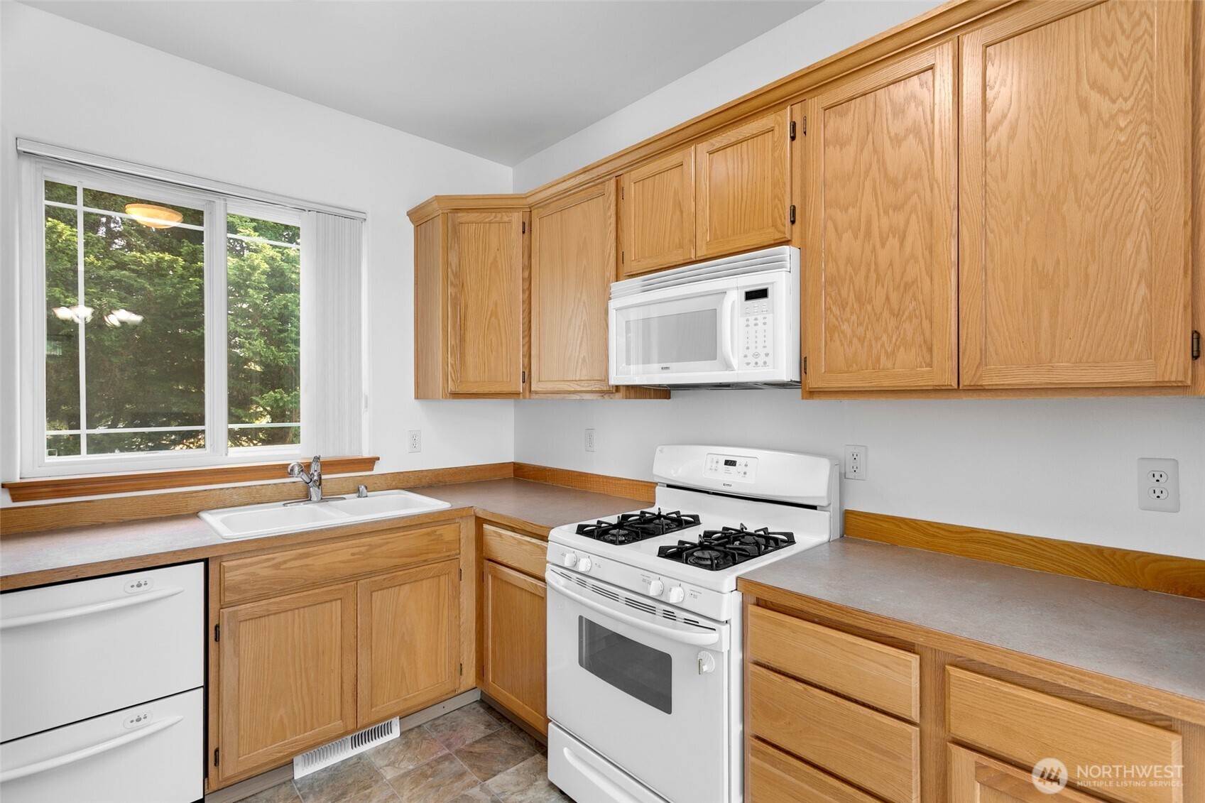 15306 14th Avenue W