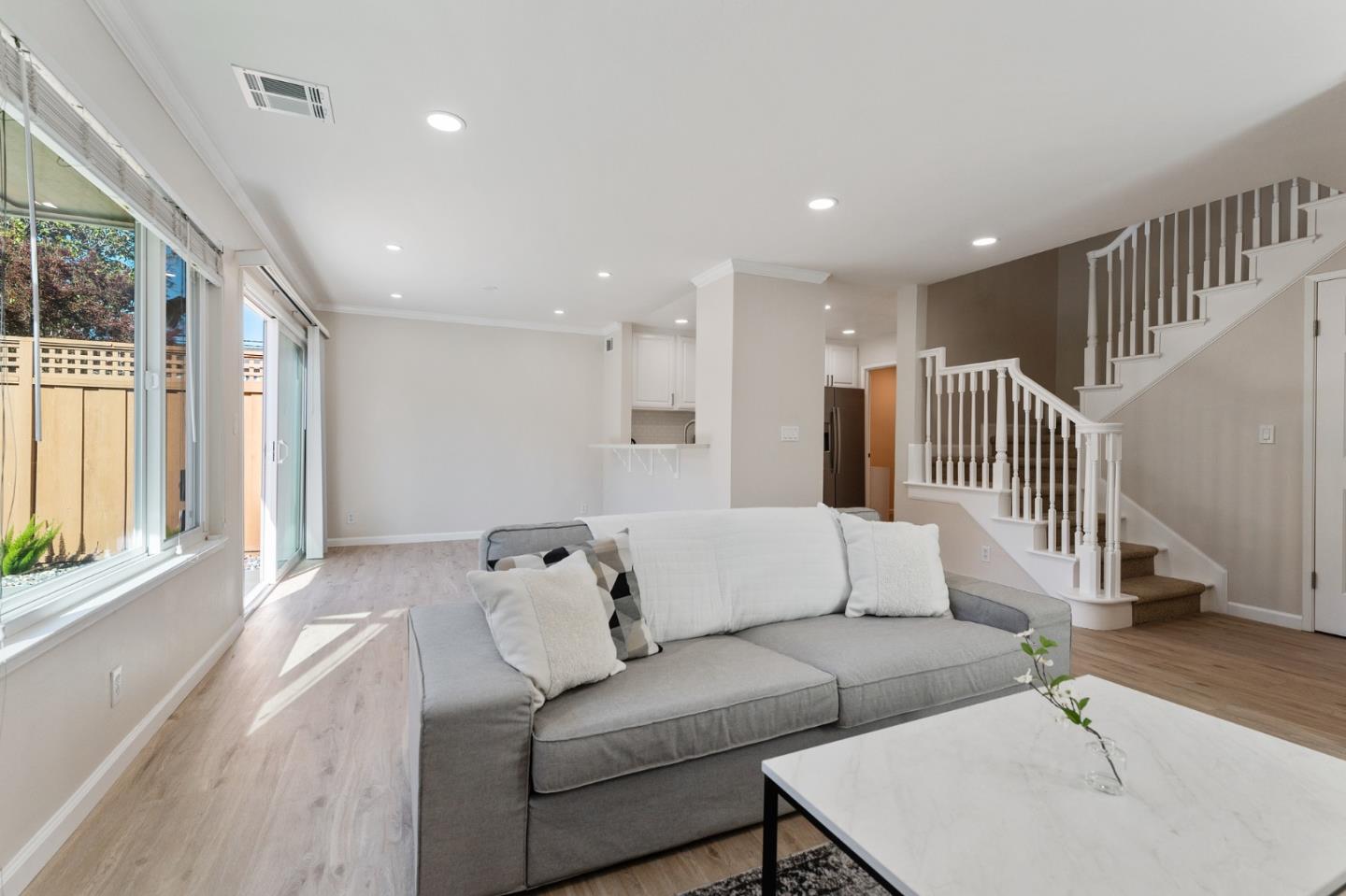 333 S Bernardo AVE