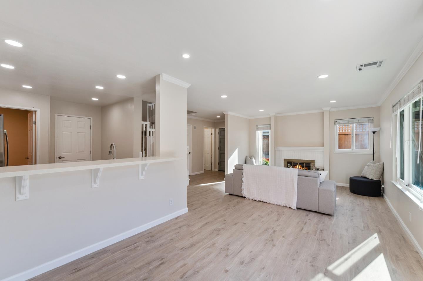 333 S Bernardo AVE