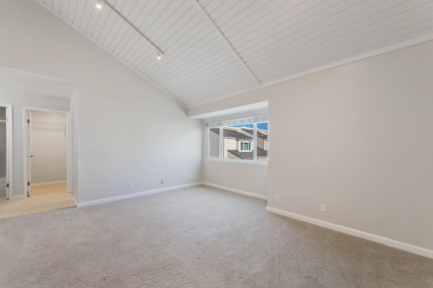333 S Bernardo AVE