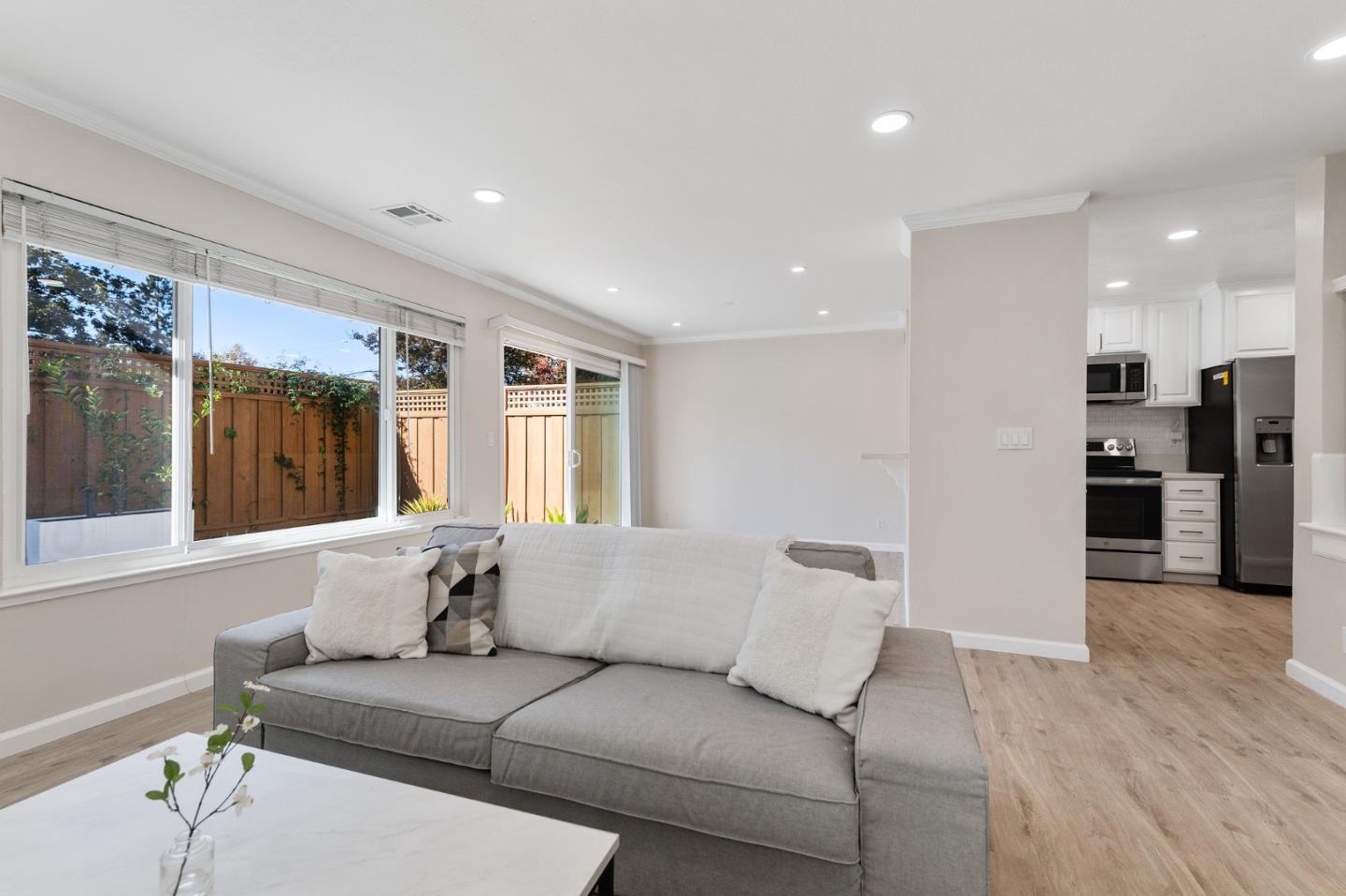 333 S Bernardo AVE