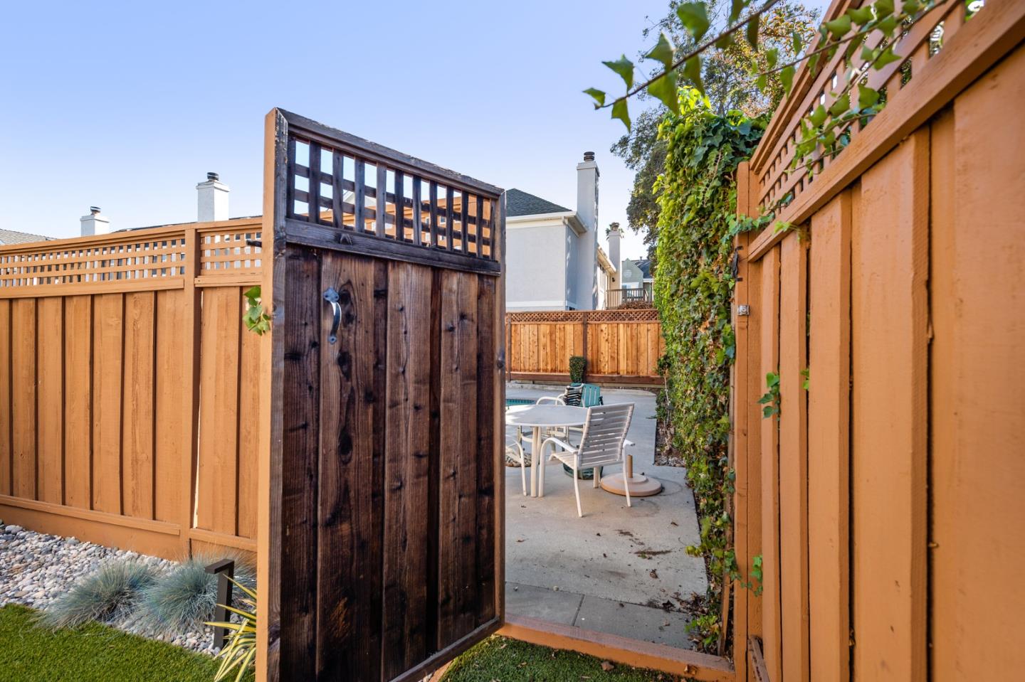 333 S Bernardo AVE