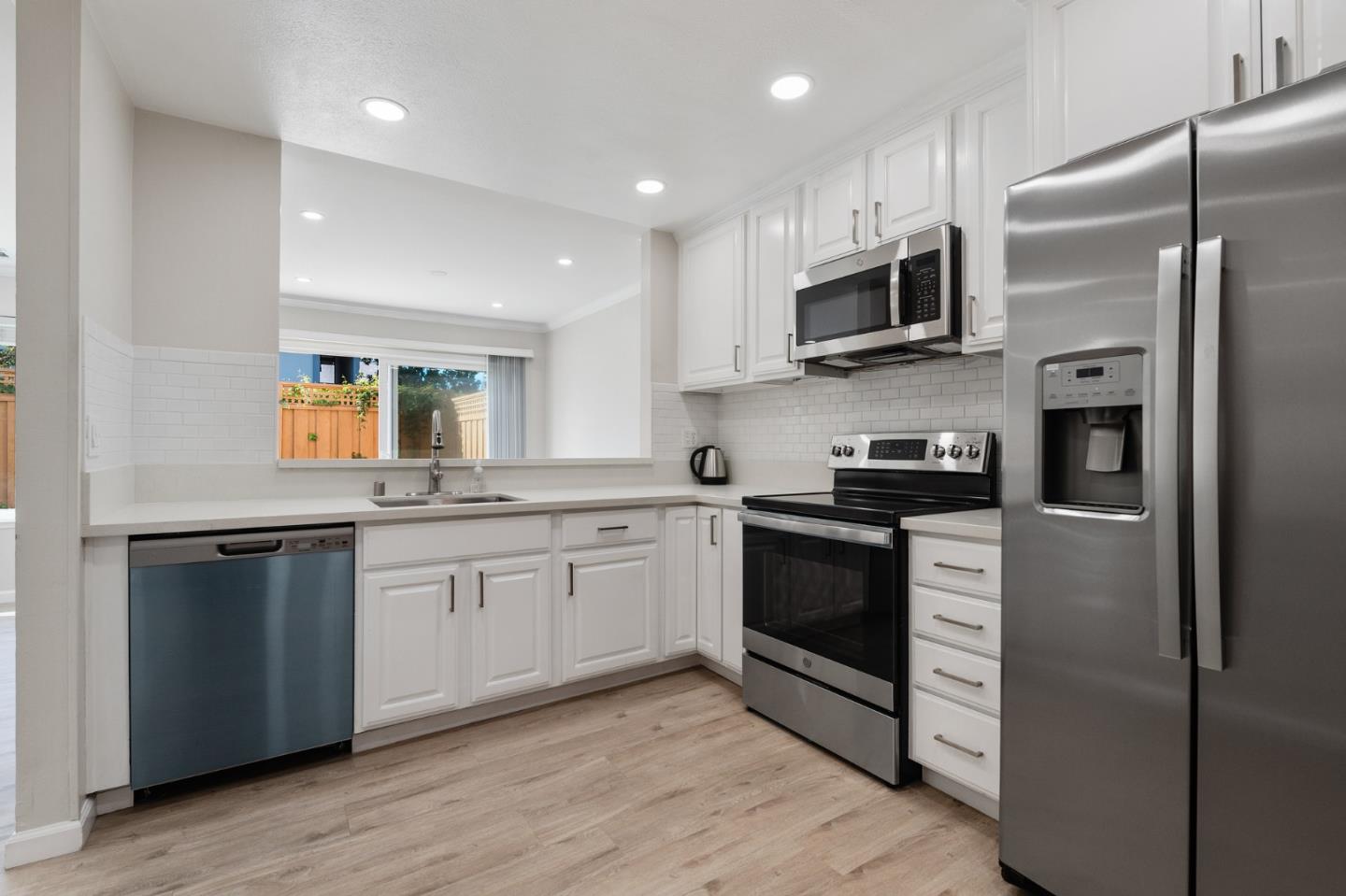 333 S Bernardo AVE