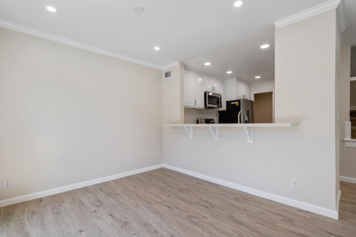 333 S Bernardo AVE