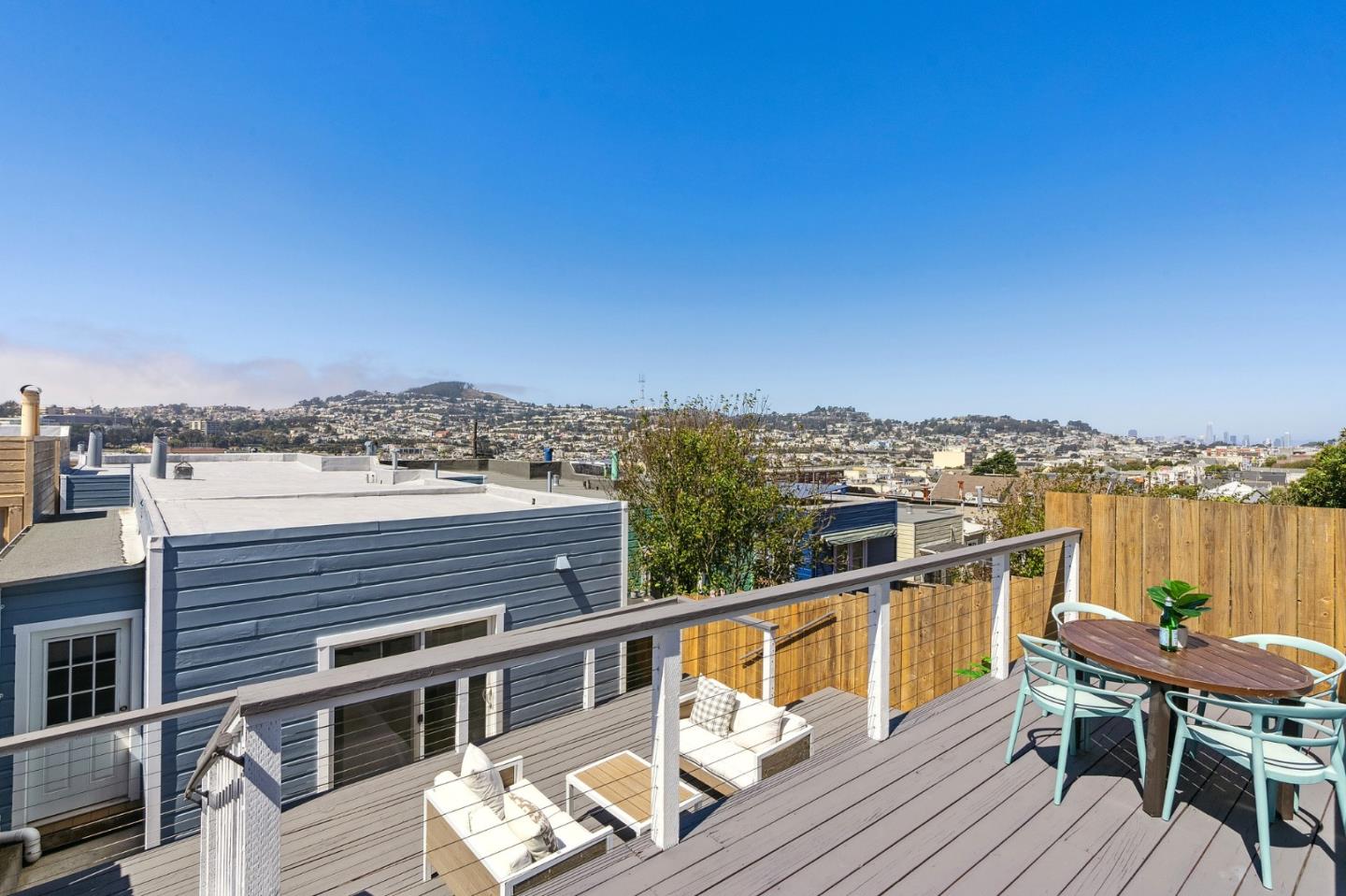575 Paris Street