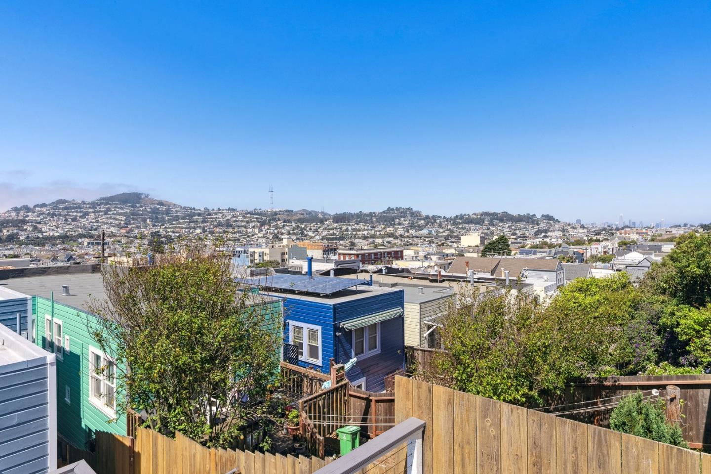 575 Paris Street
