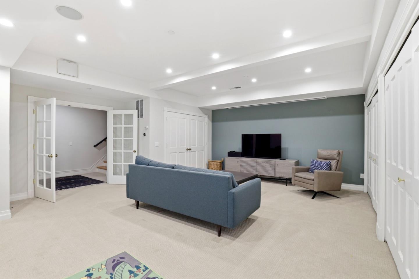 300 Sunkist Lane