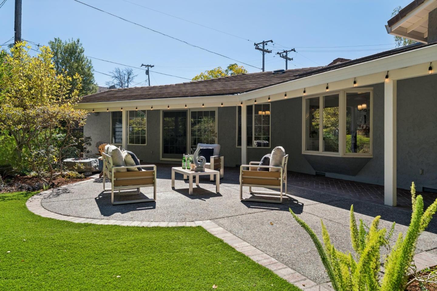 2068 Cynthia WAY