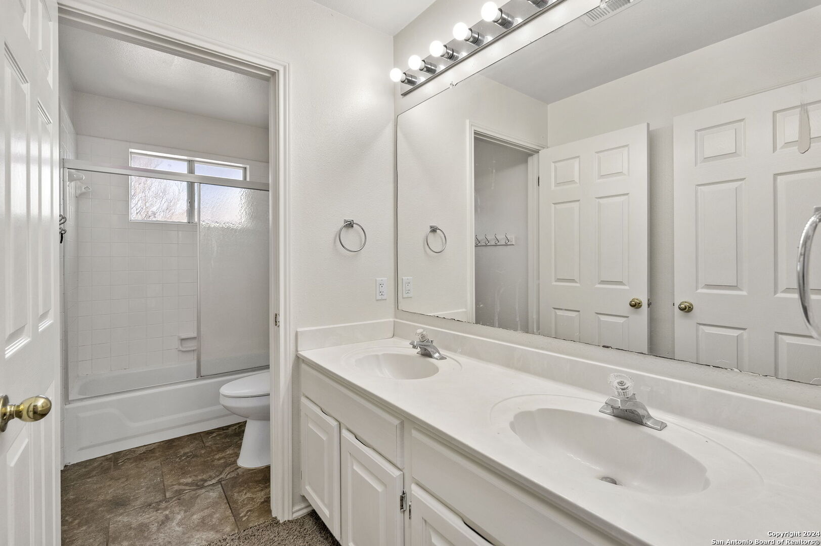 25019 Arrow Glen