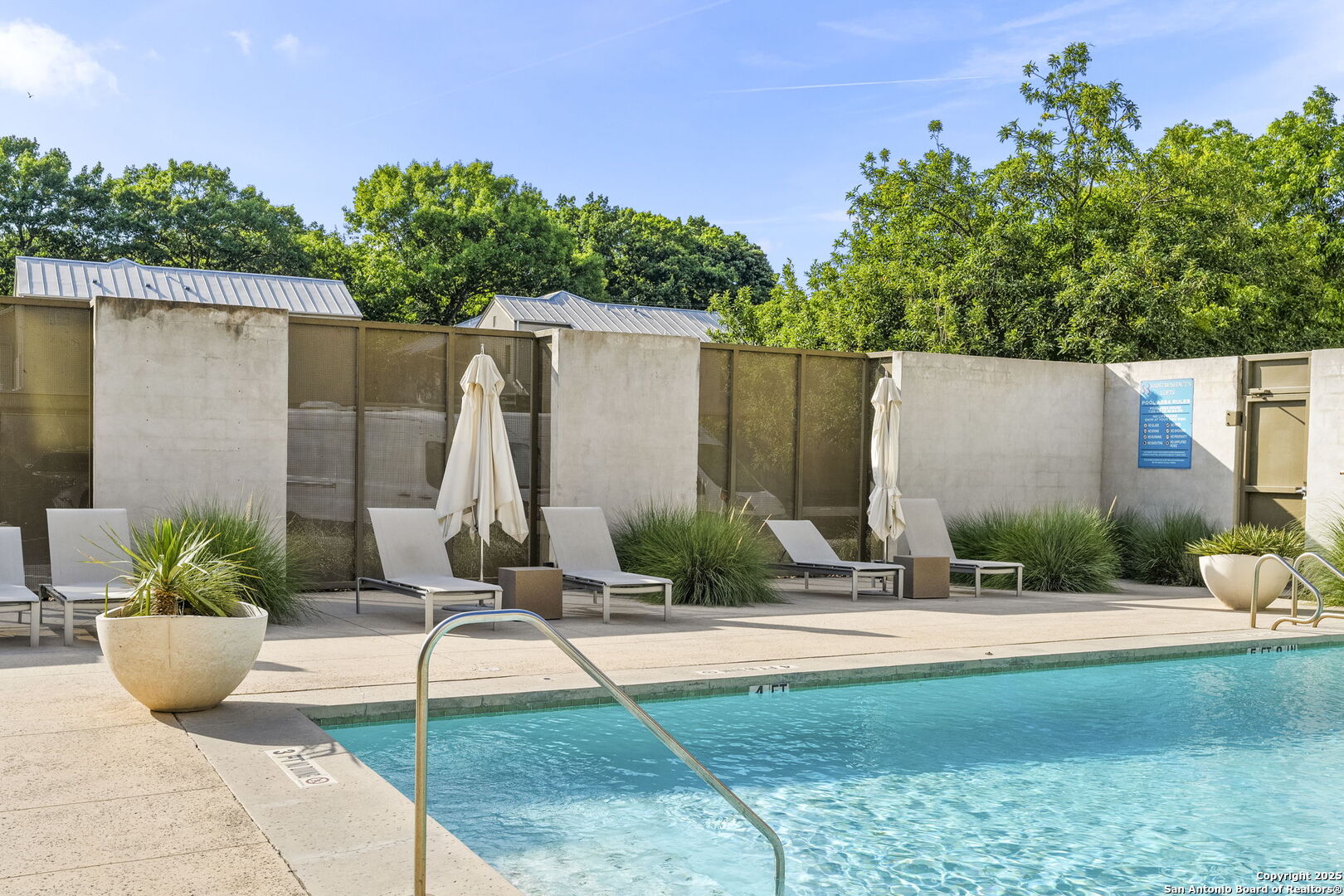 1115 S Alamo 2211