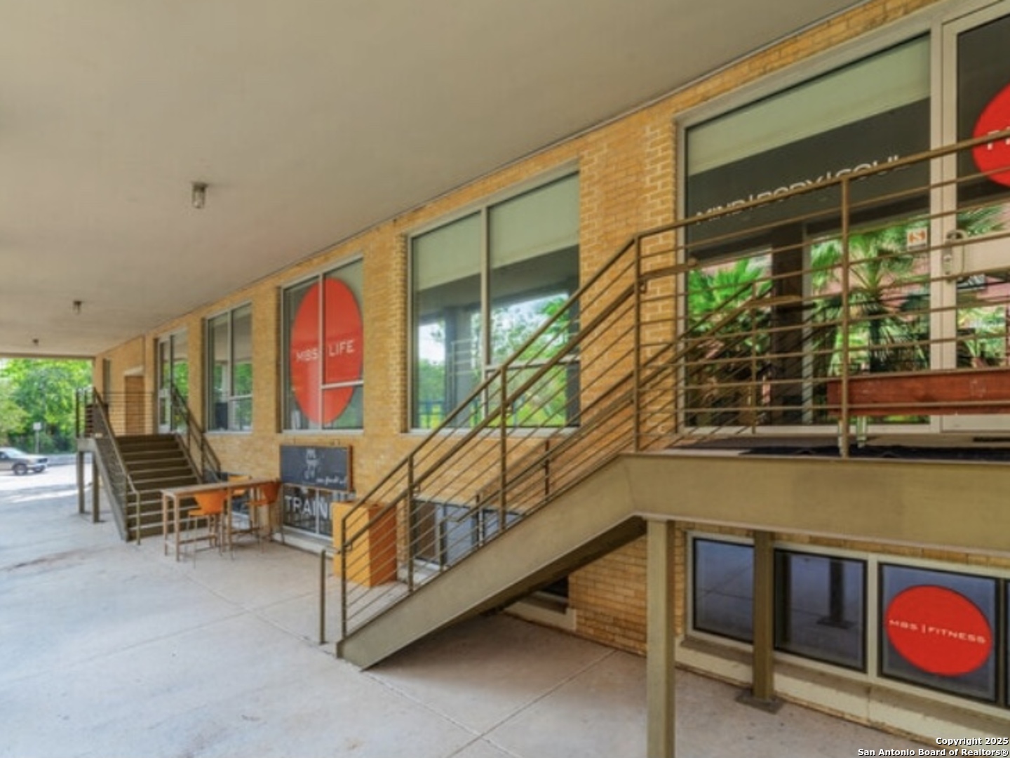 1115 S Alamo 2211