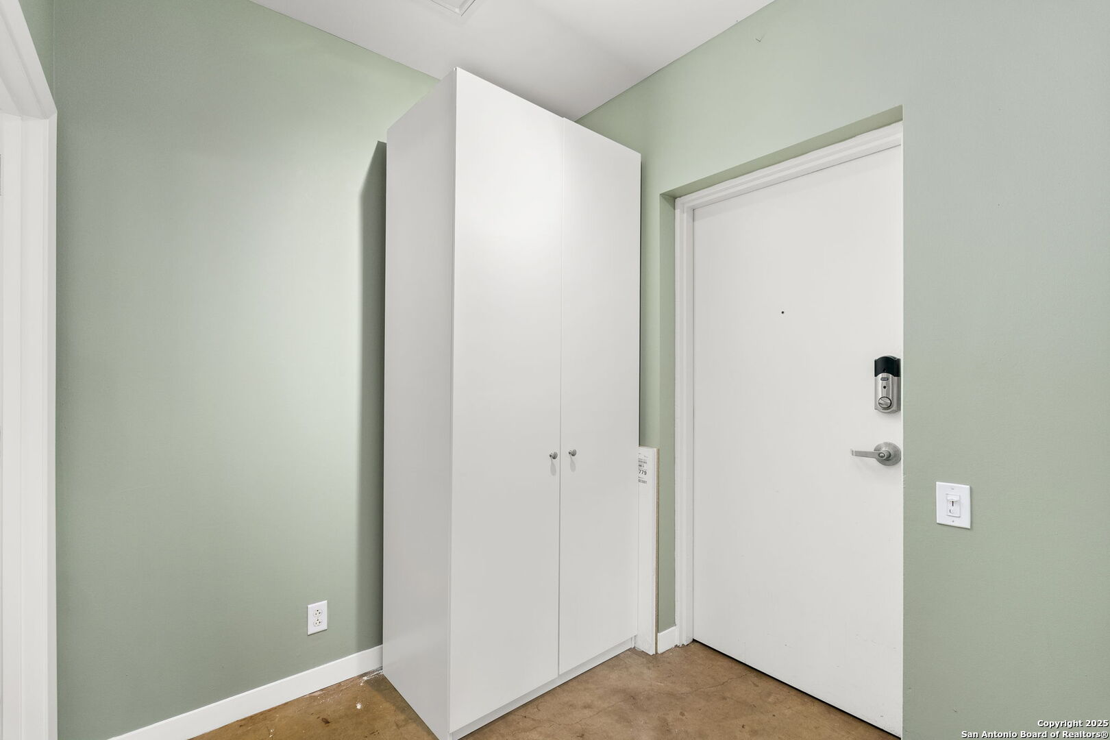 1115 S Alamo 2211
