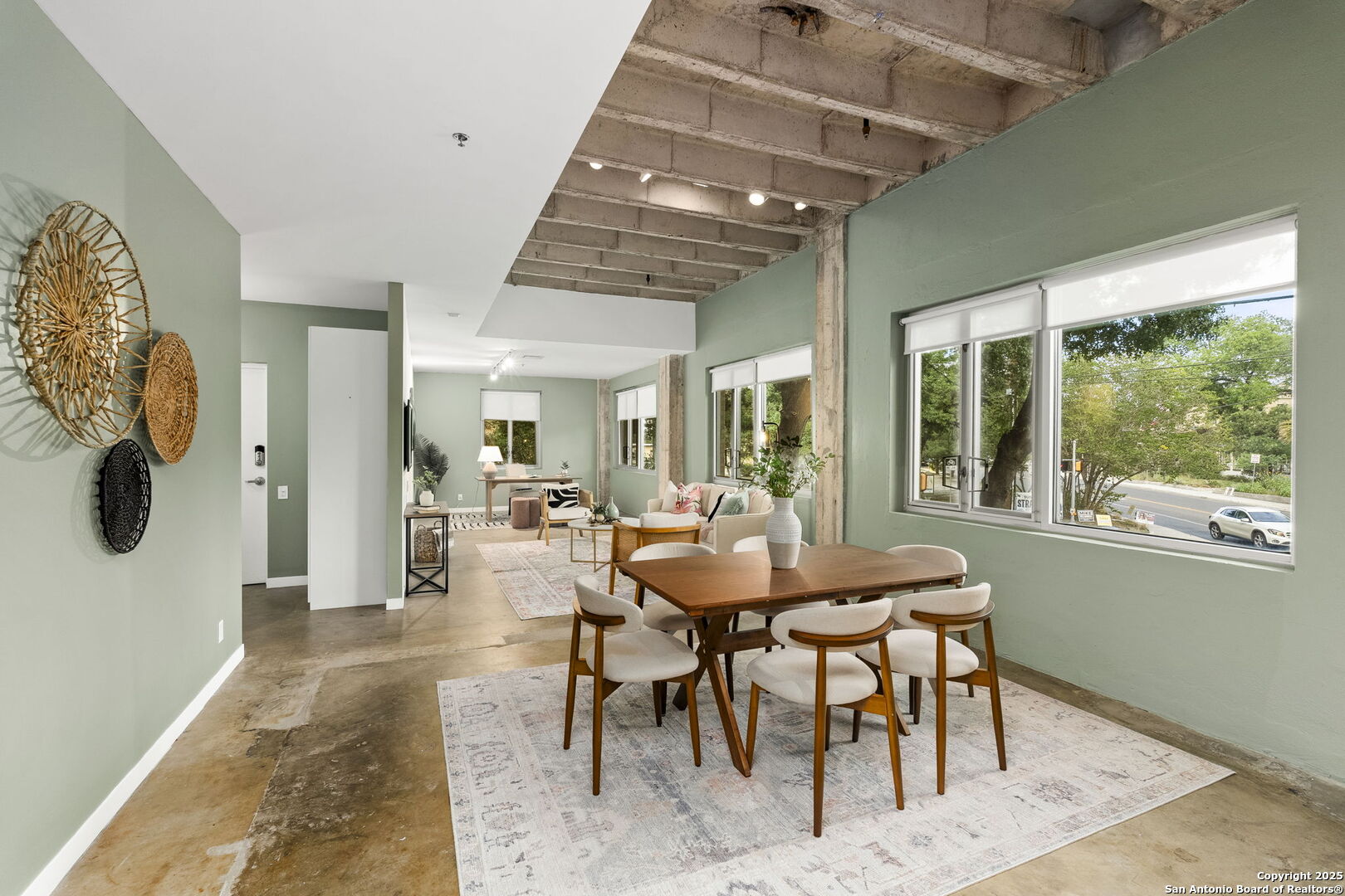 1115 S Alamo 2211