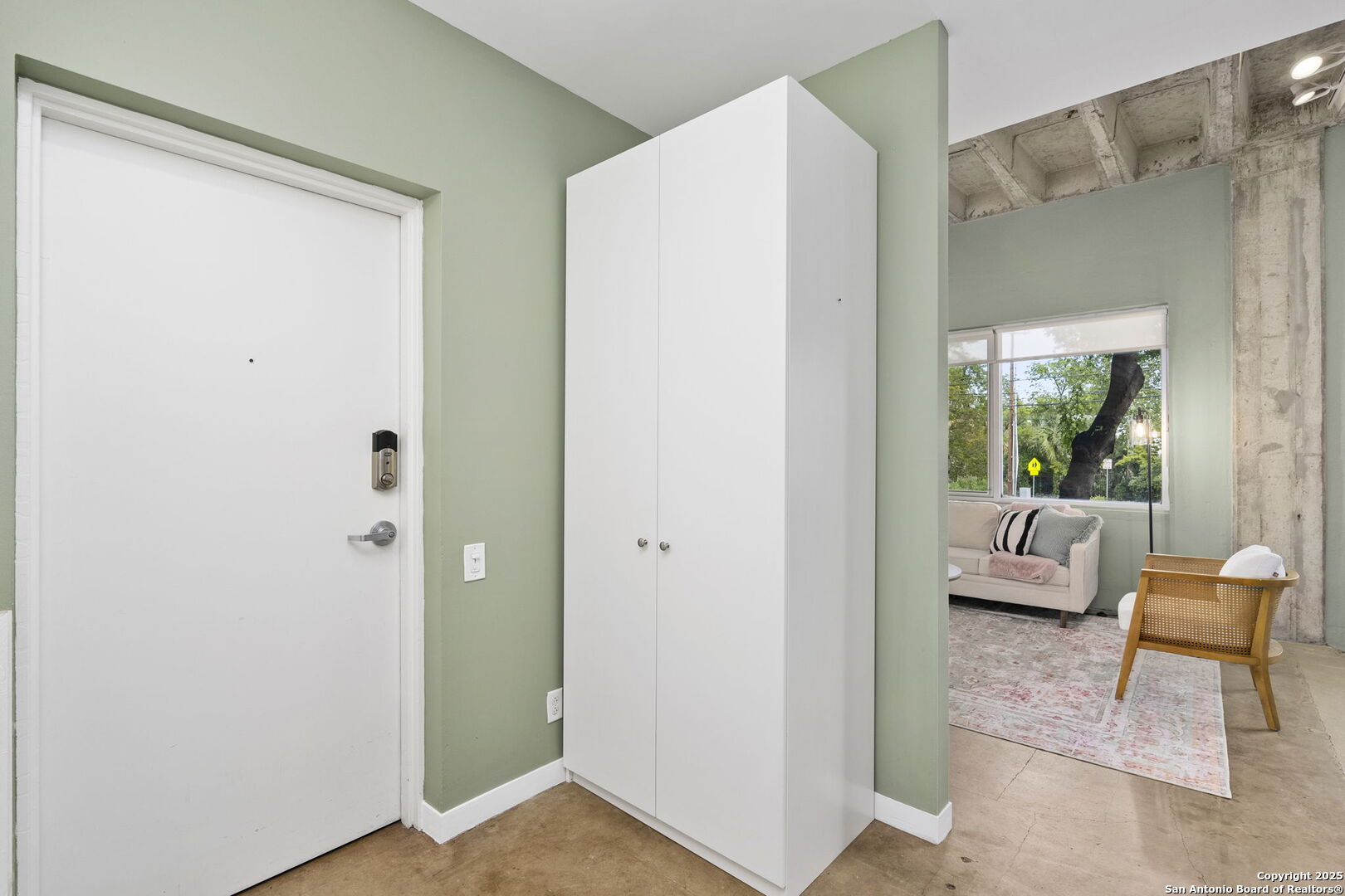 1115 S Alamo 2211