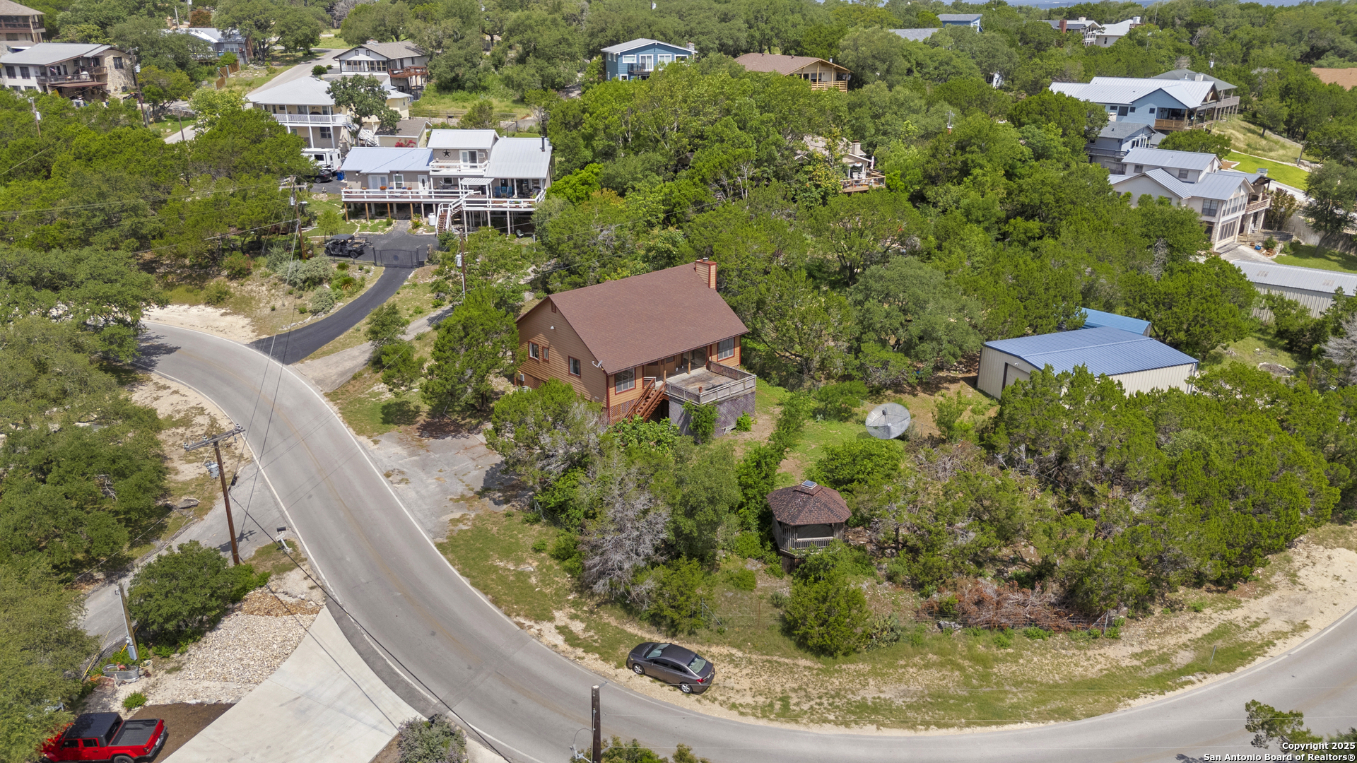 2033 Colleen Dr
