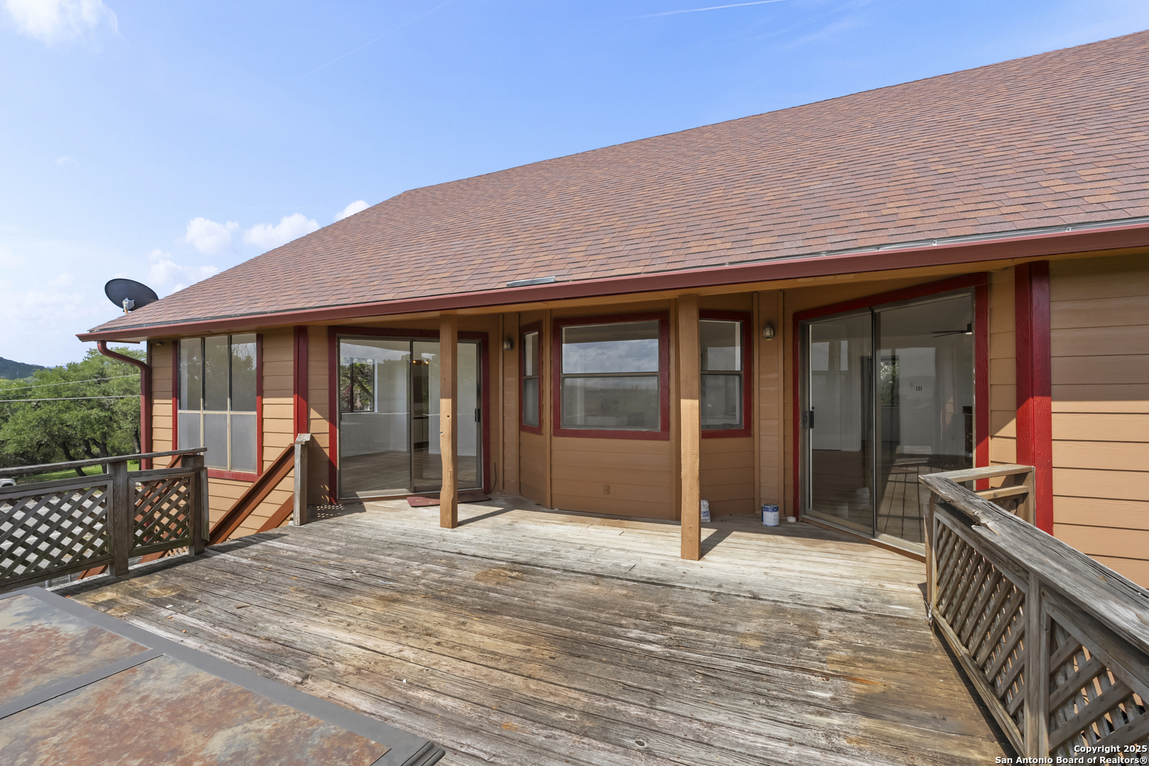2033 Colleen Dr
