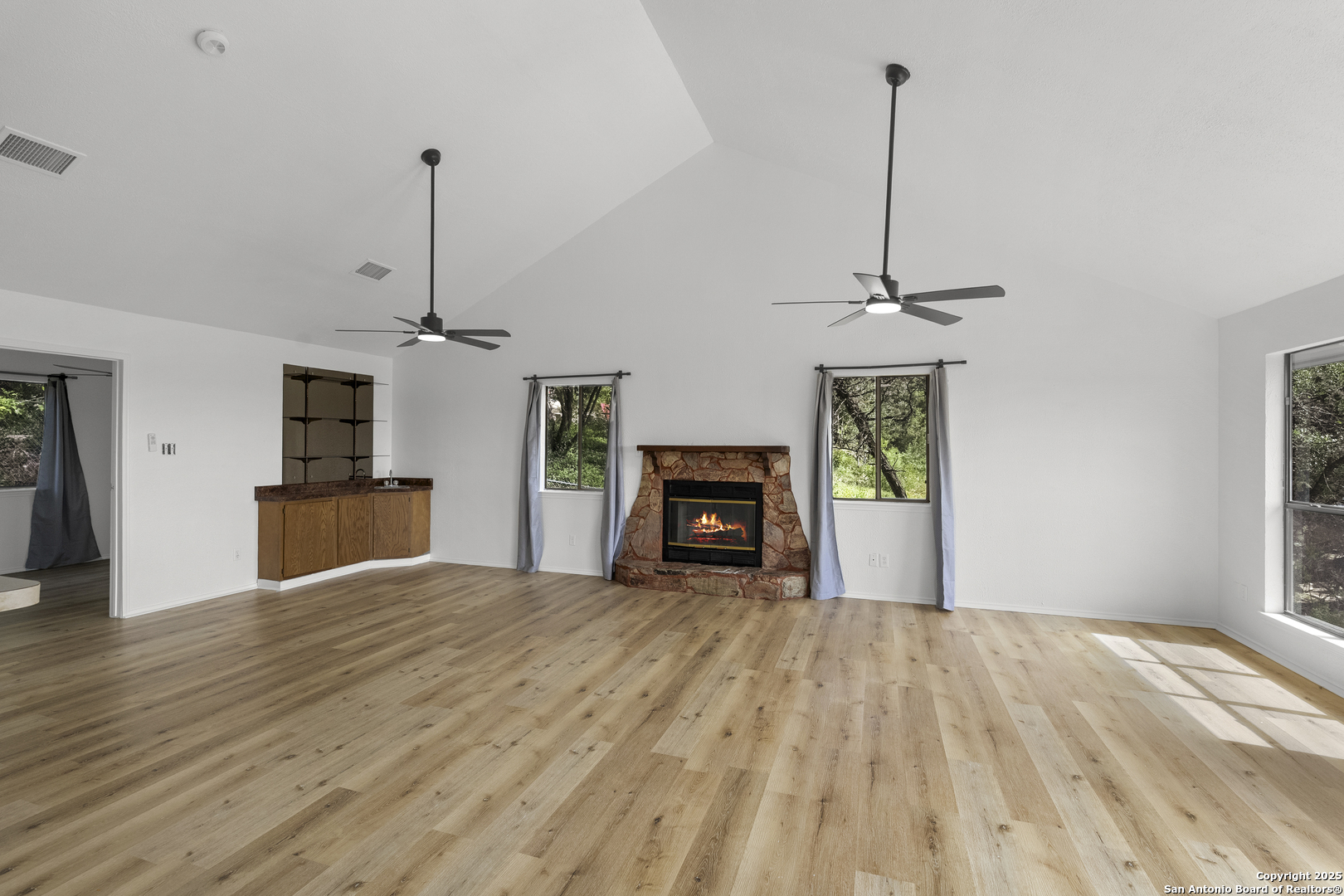 2033 Colleen Dr