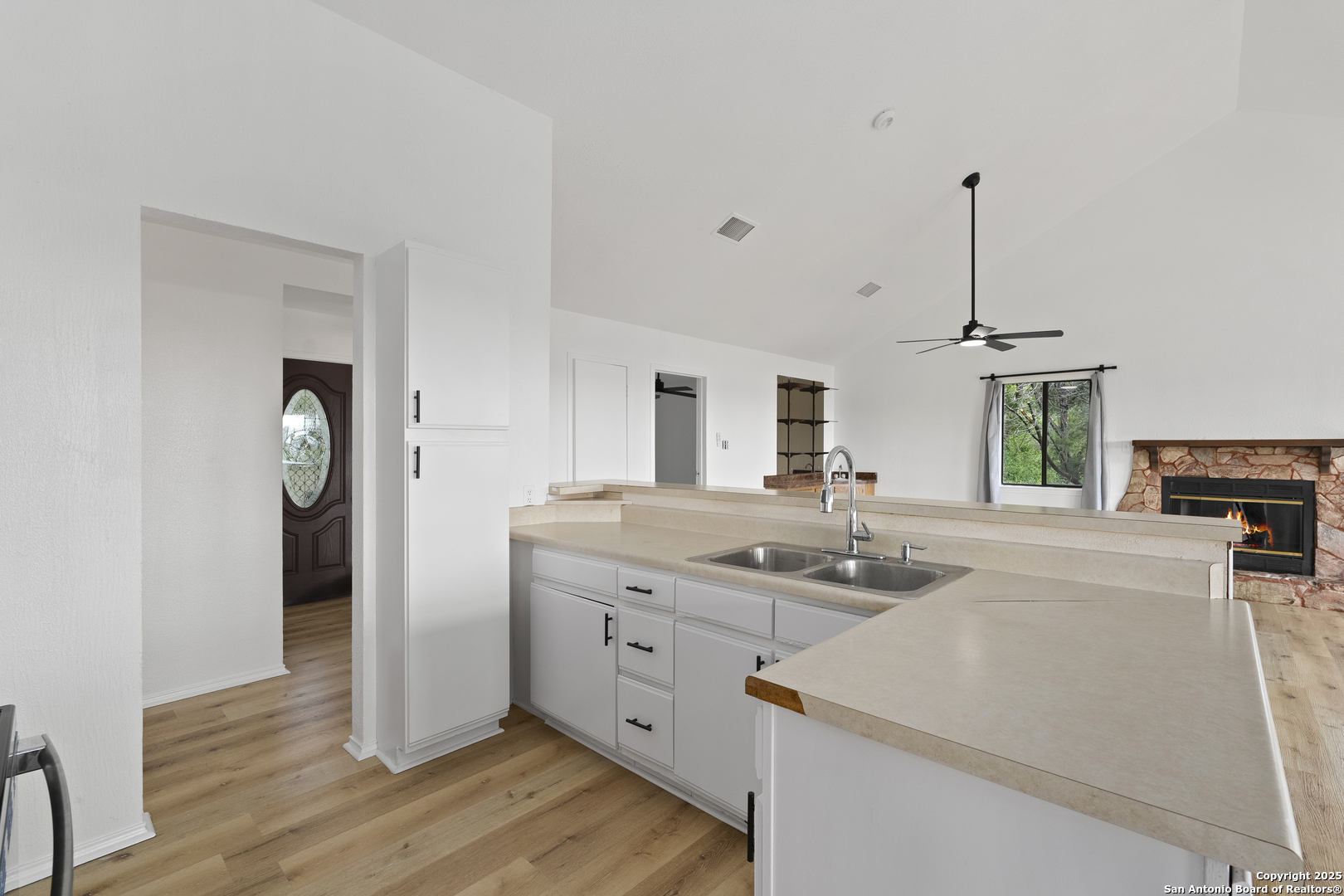 2033 Colleen Dr
