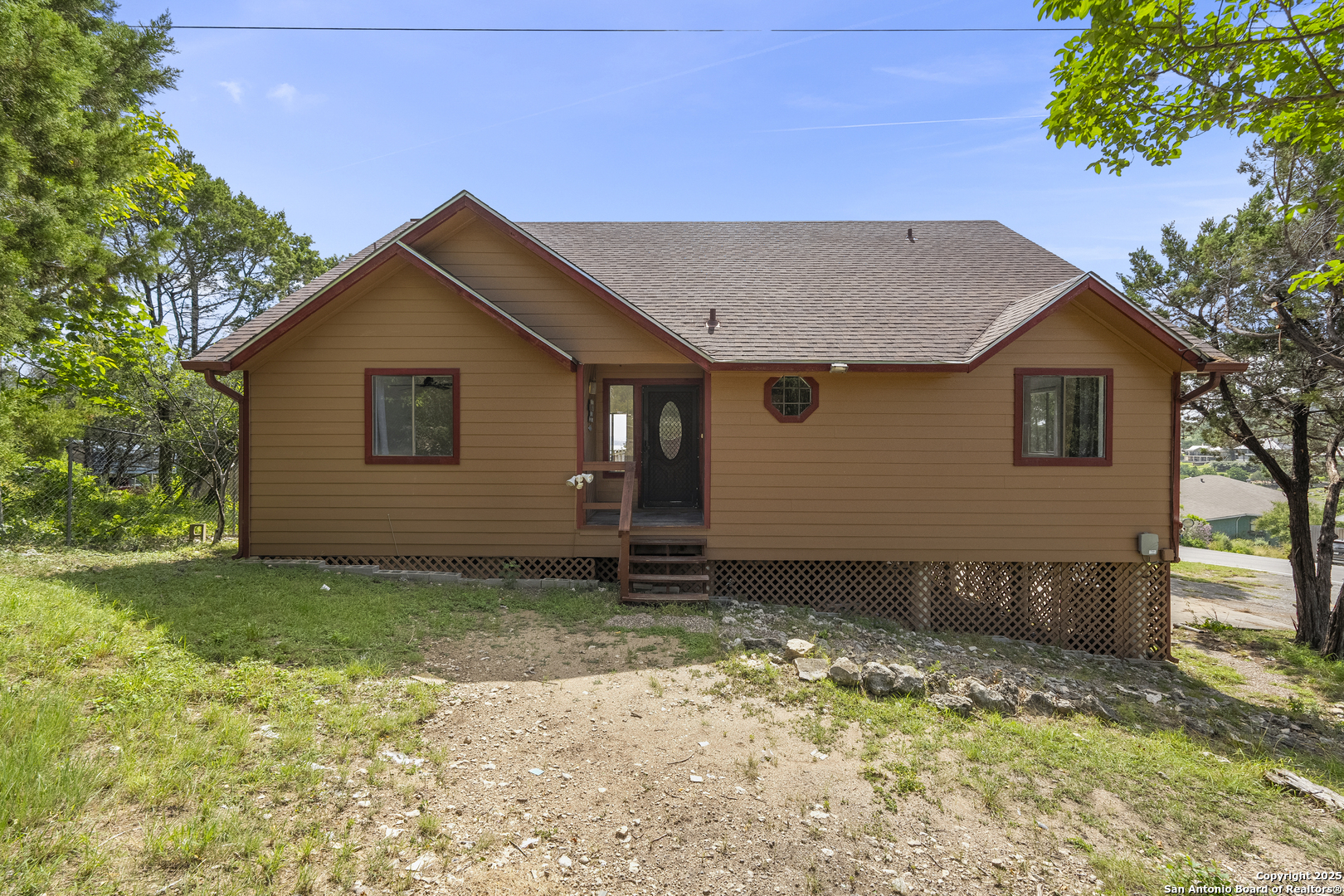 2033 Colleen Dr