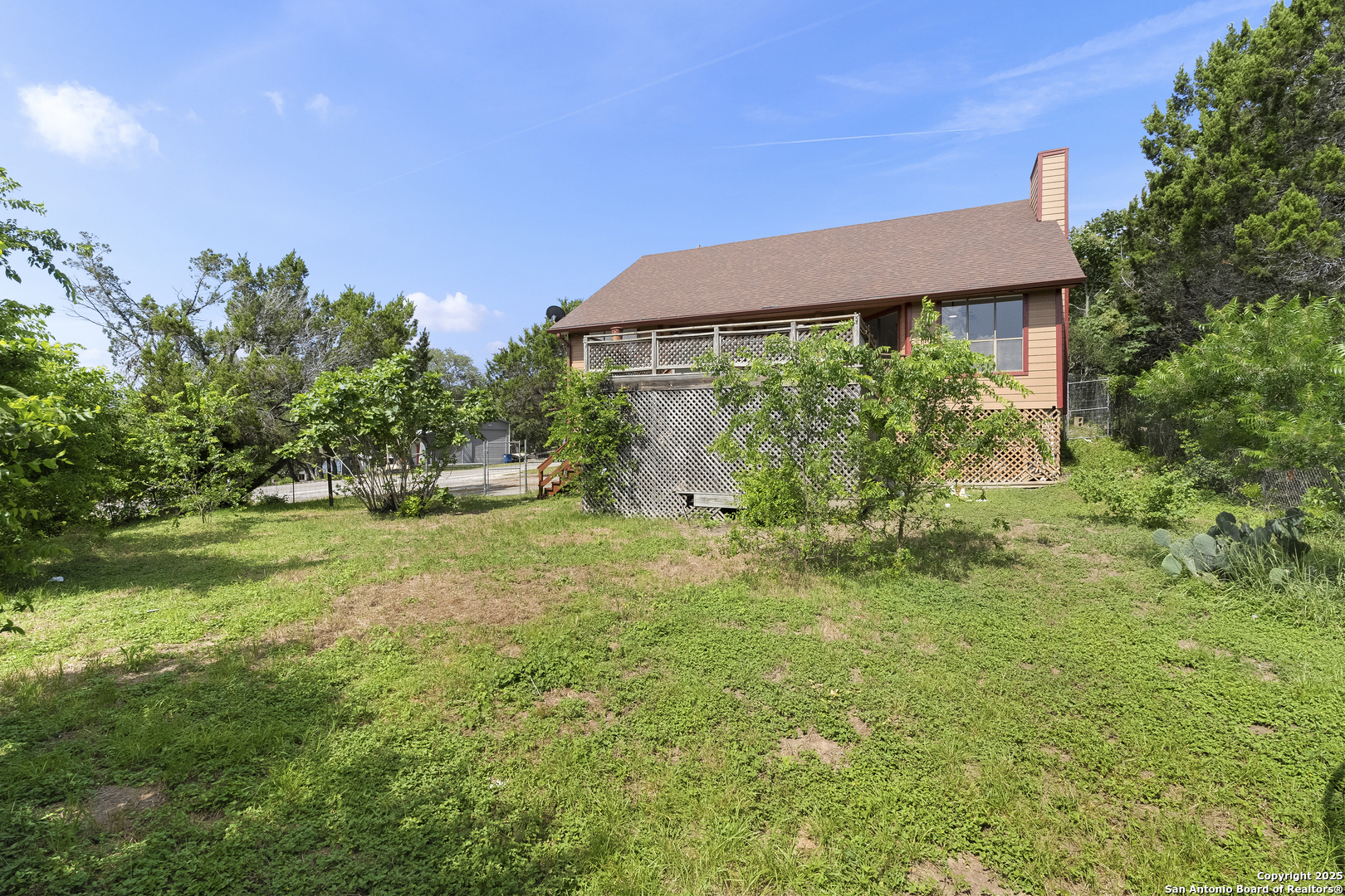 2033 Colleen Dr