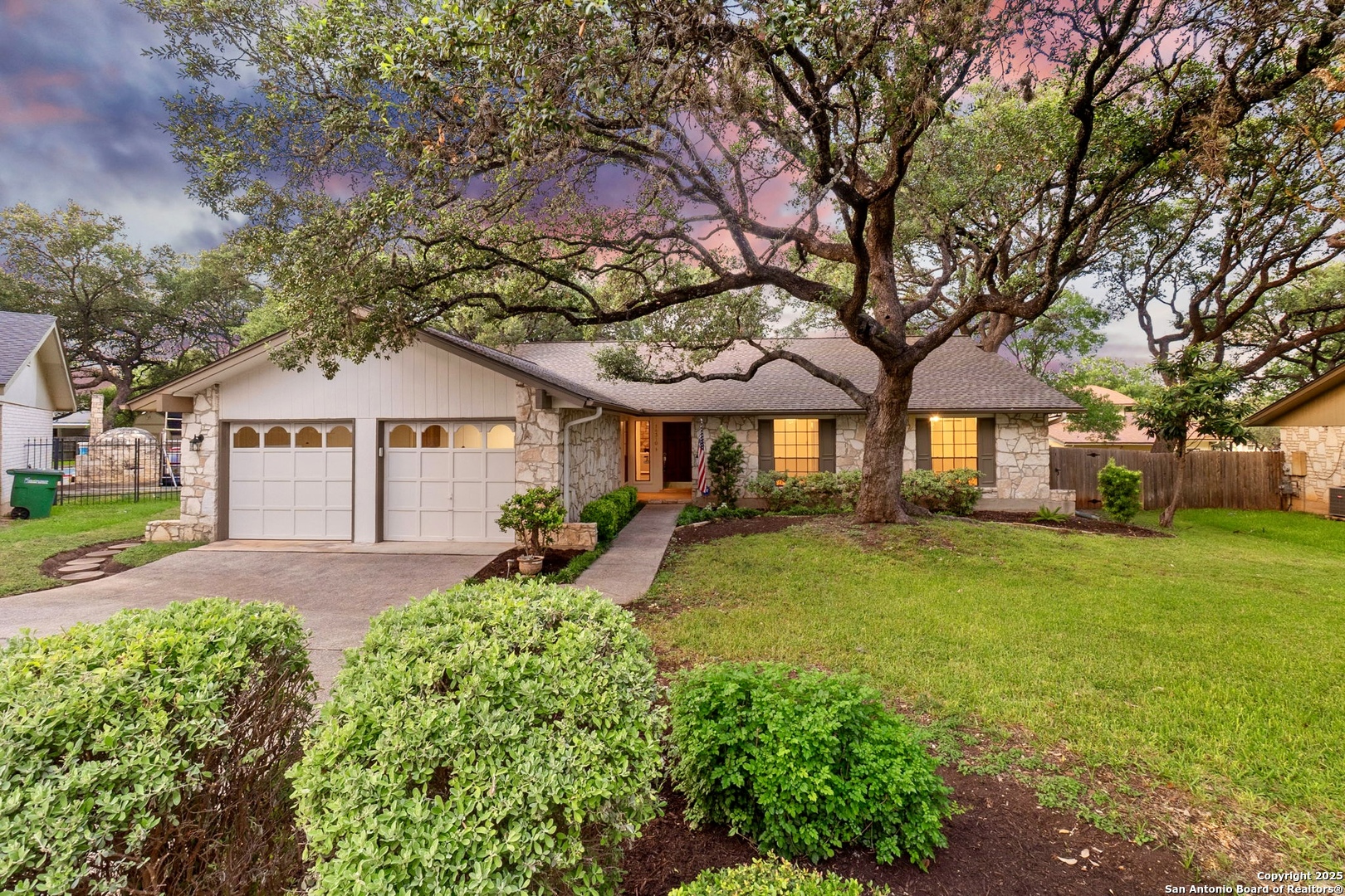 14310 Fox Fire Ln