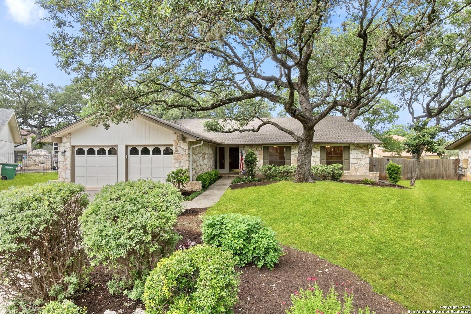 14310 Fox Fire Ln