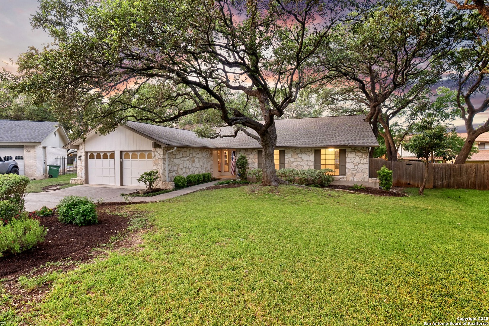14310 Fox Fire Ln