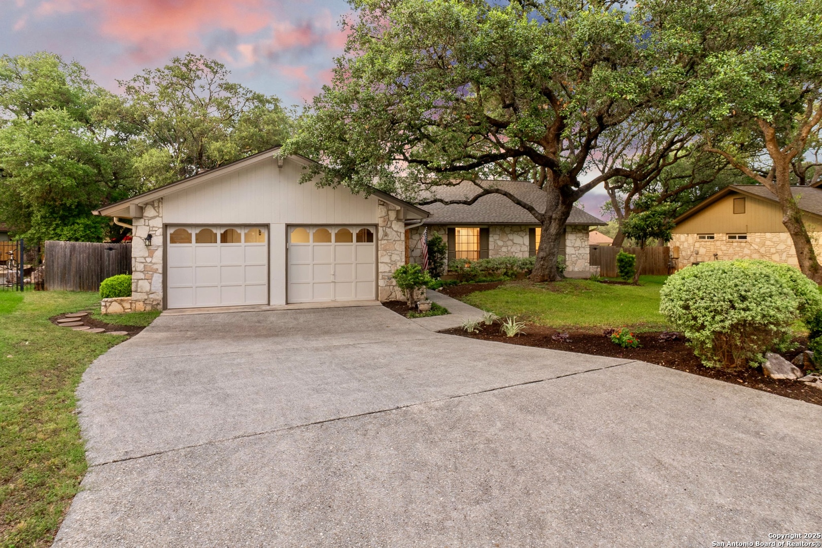 14310 Fox Fire Ln