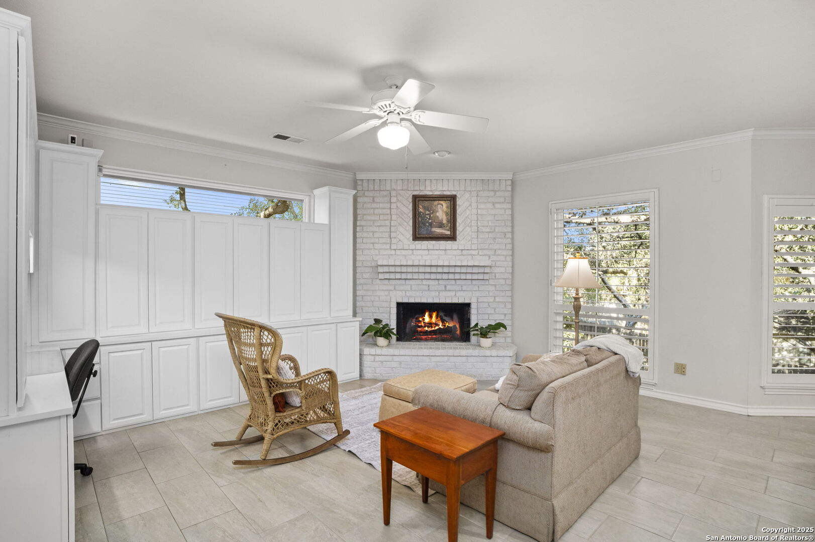 16222 Robinwood Ln