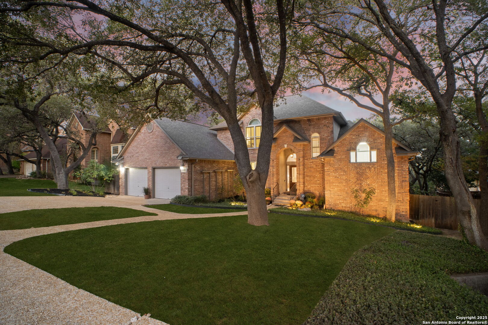 16222 Robinwood Ln