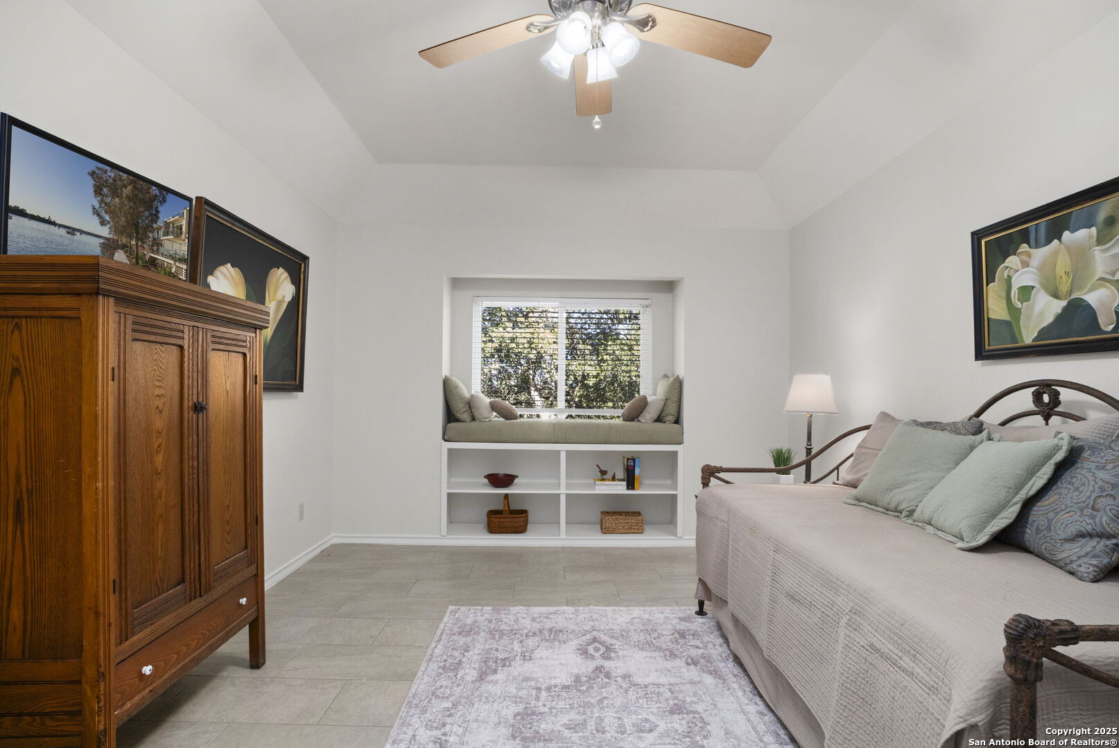 16222 Robinwood Ln