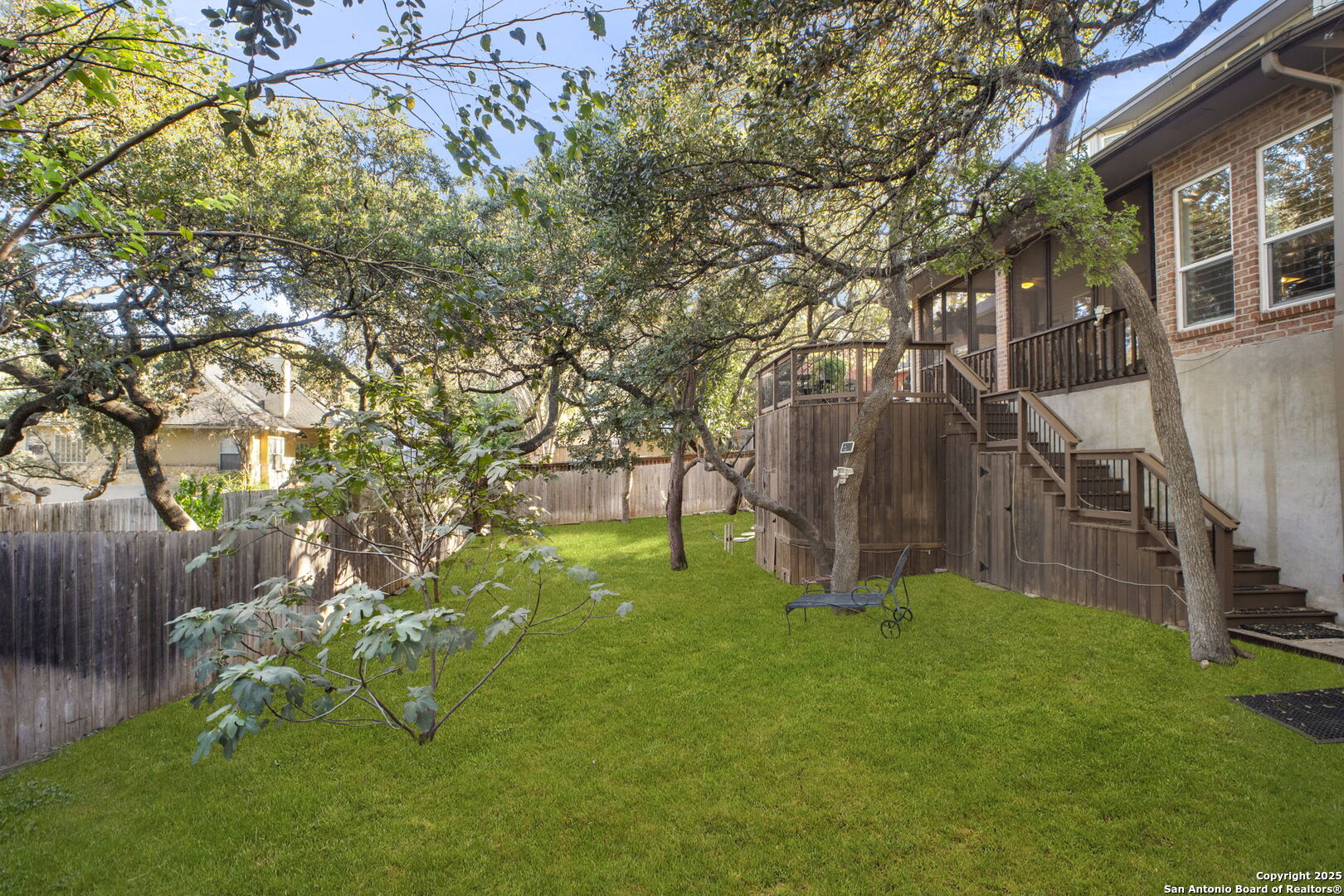 16222 Robinwood Ln