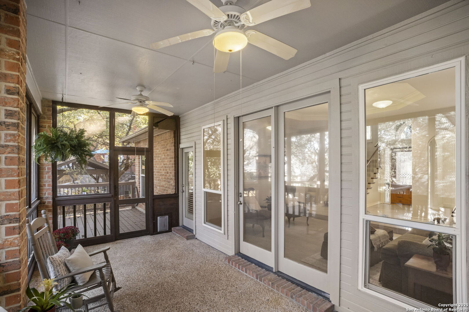 16222 Robinwood Ln