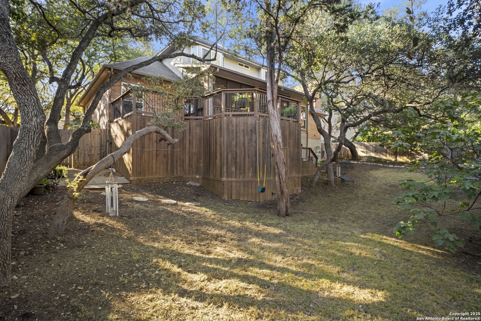 16222 Robinwood Ln