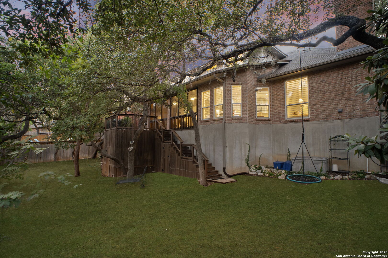 16222 Robinwood Ln