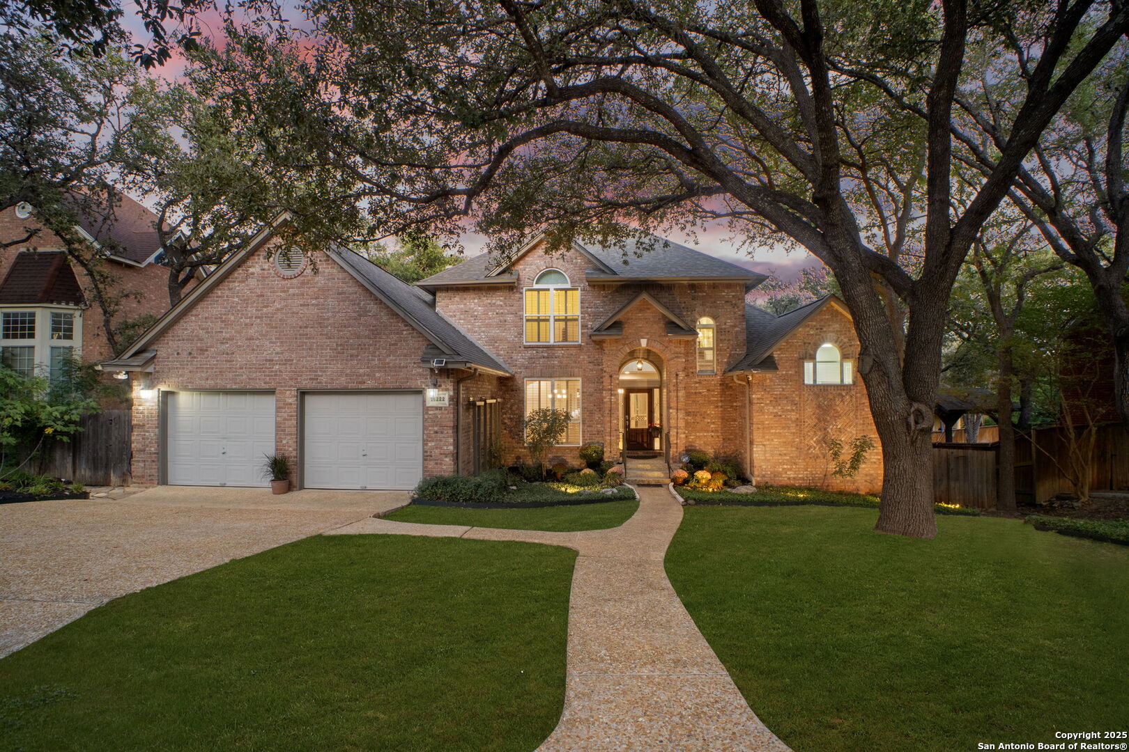 16222 Robinwood Ln