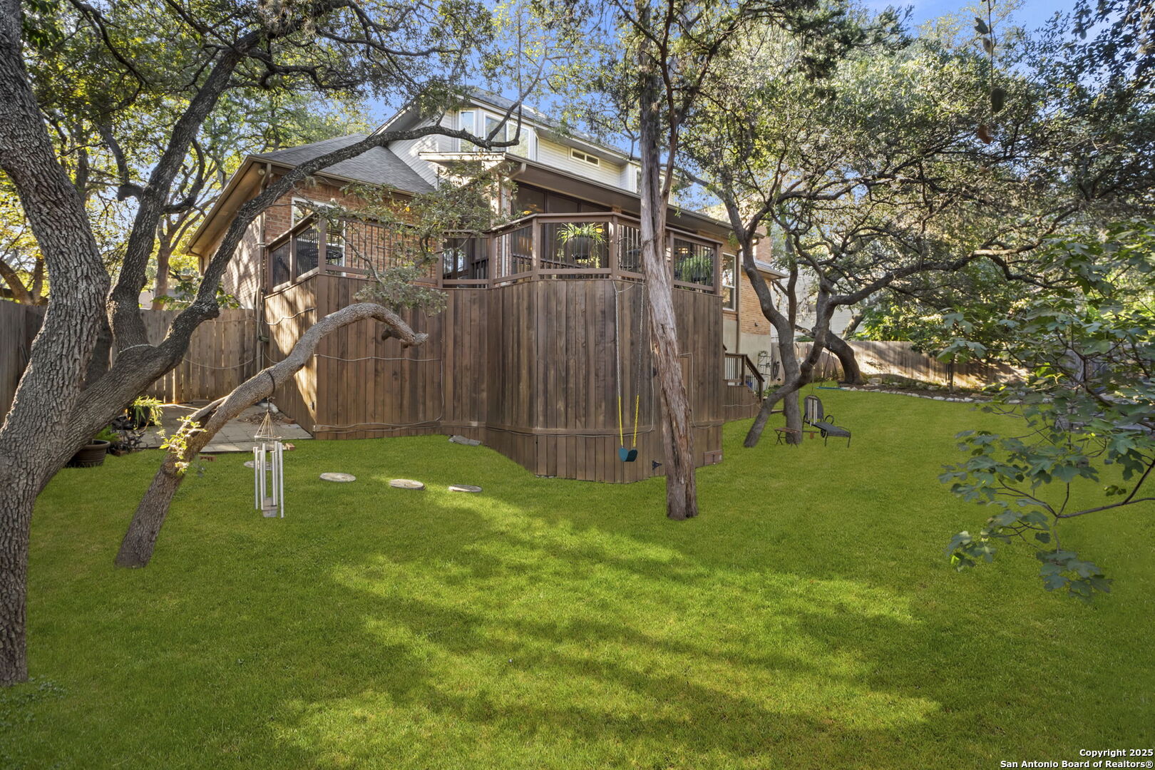 16222 Robinwood Ln